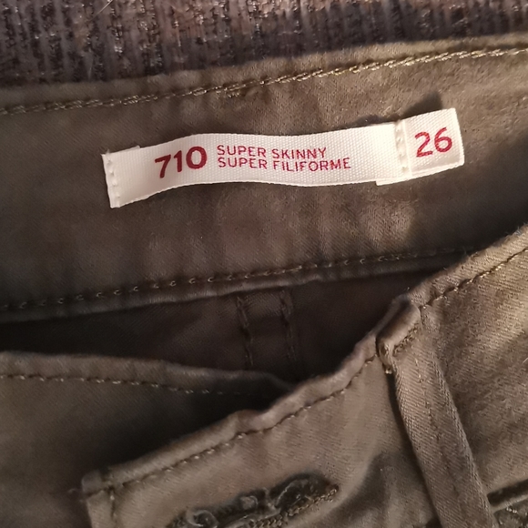 Green Levi jeans - Picture 3 of 3